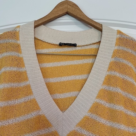 Zara Knit V Neck Sweater Vest Size Medium - Picture 3 of 5
